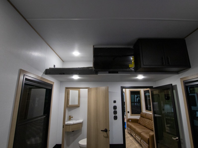 2025 Keystone Raptor 415, $ 109,999