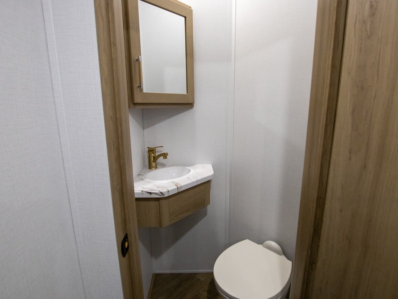 2025 Keystone Raptor 415, $ 109,999