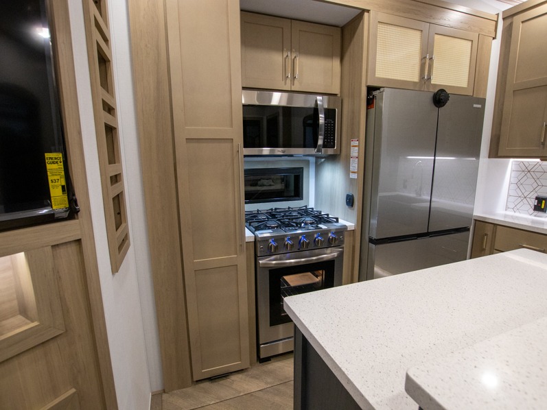 2025 Keystone Raptor 415, $ 109,999