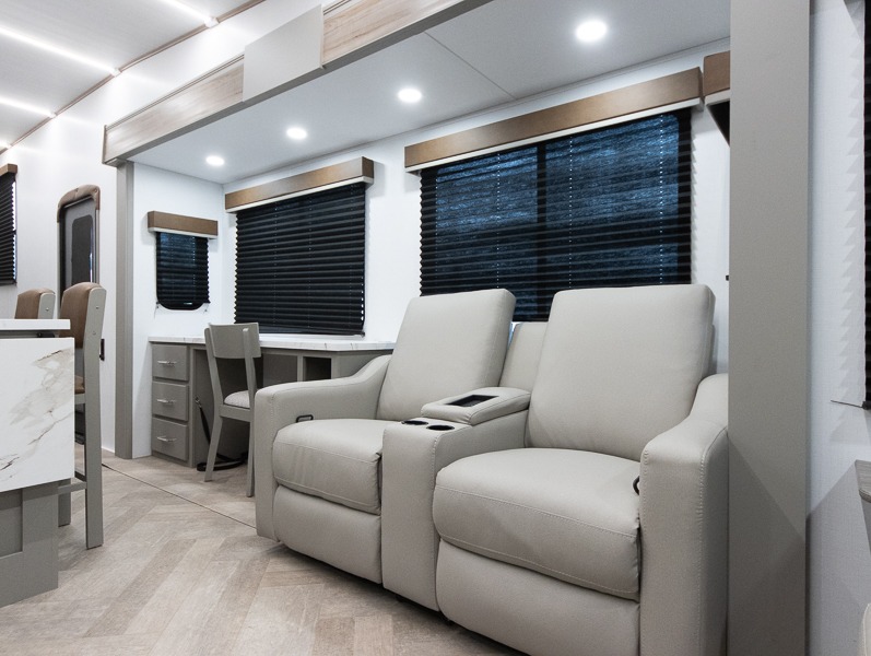 2025 Keystone Sprinter 3210RLS, $ 59,999