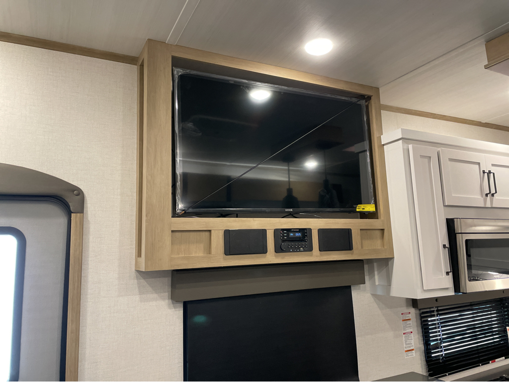 2023 Keystone Raptor 362, $ 80,000