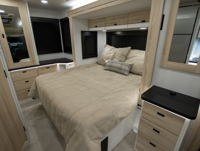 2026 Jayco Melbourne Prestige 25LP, $ 169,997