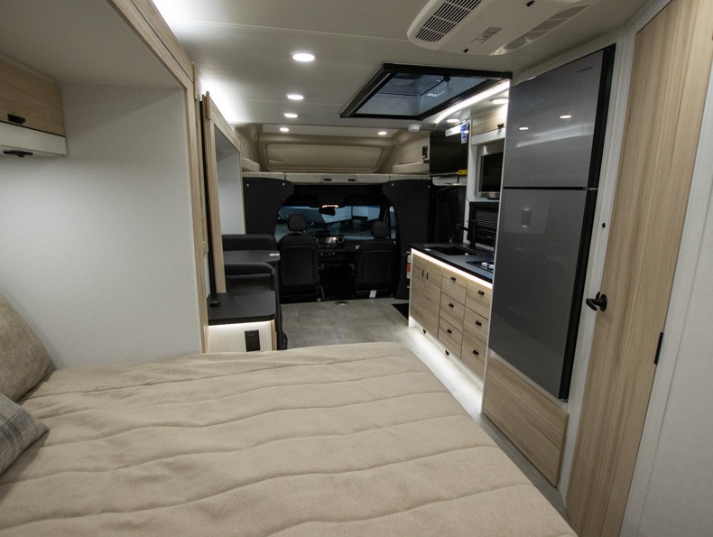 2026 Jayco Melbourne Prestige 25LP, $ 169,997