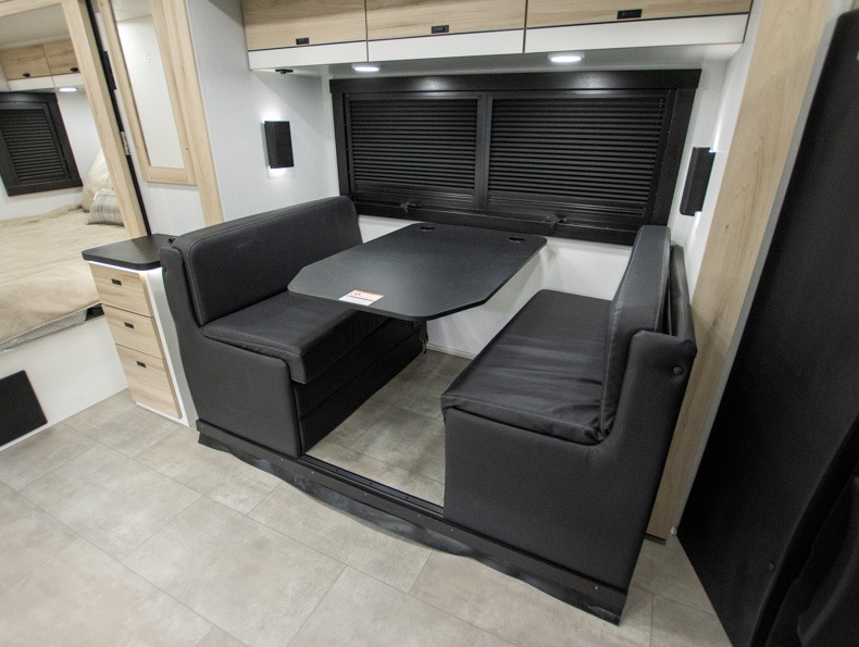 2026 Jayco Melbourne Prestige 25LP, $ 169,997