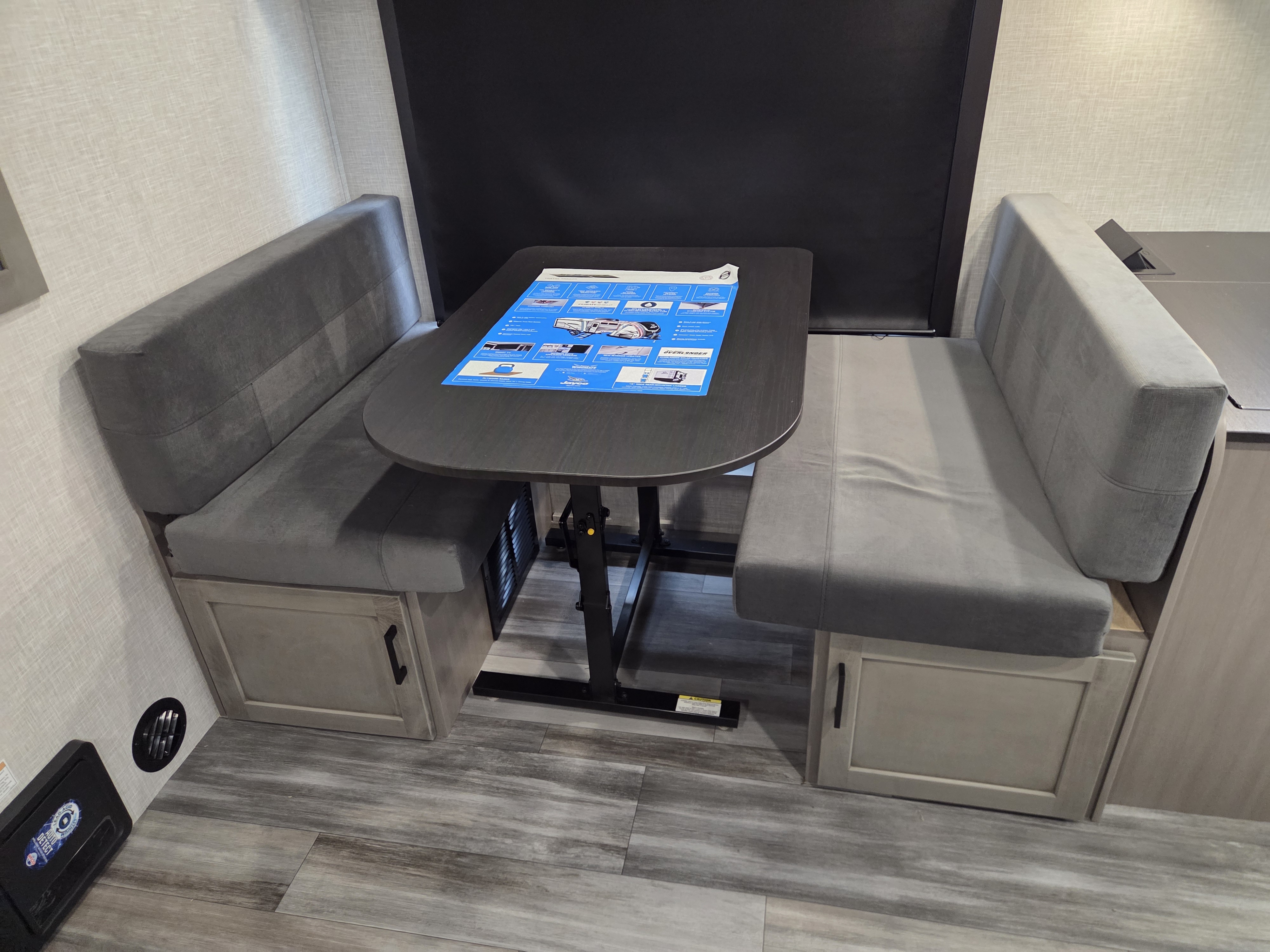 2025 Jayco Jay Feather 23RK, $ 34,749