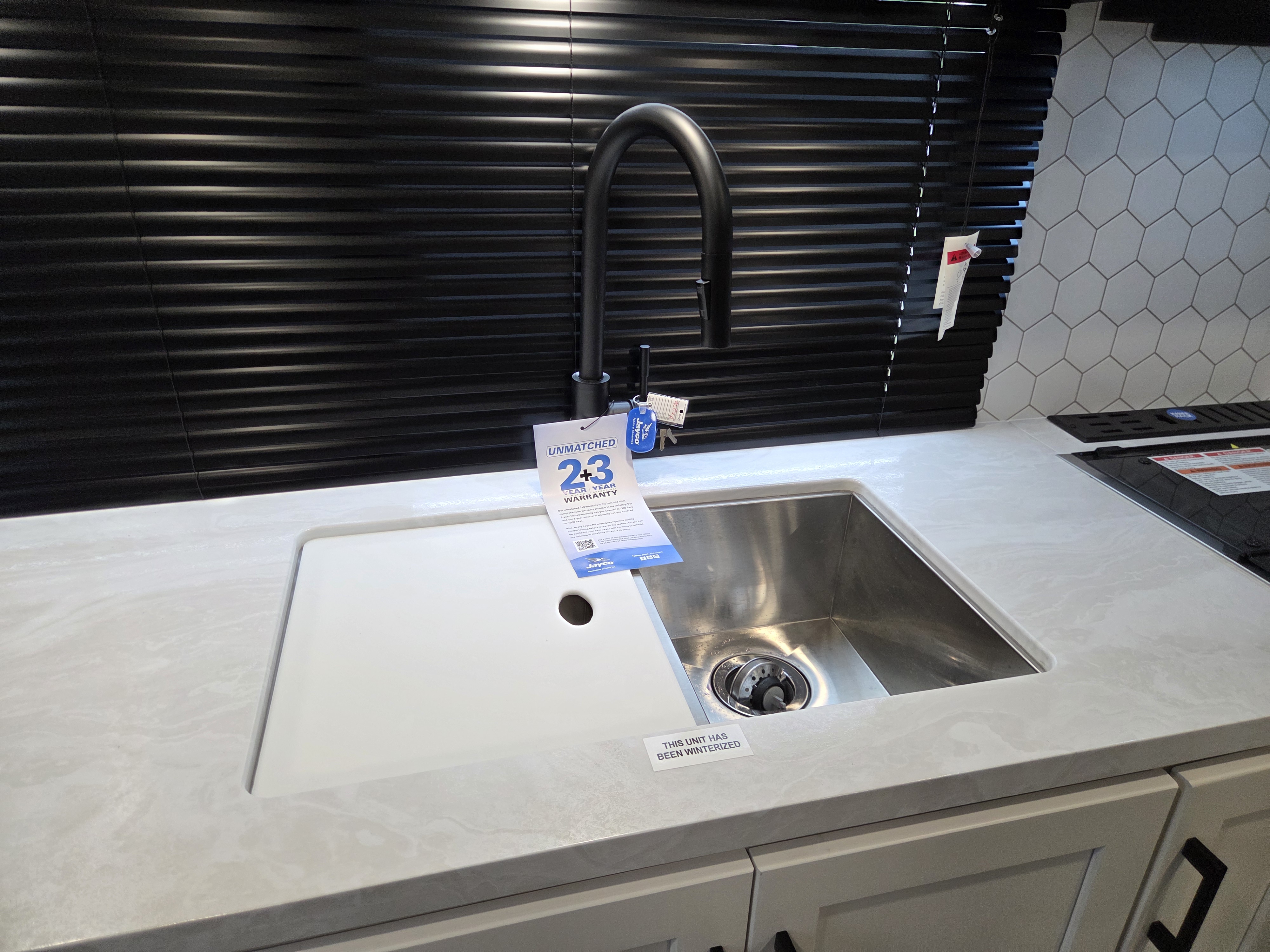 2025 Jayco Jay Feather 23RK, $ 34,749