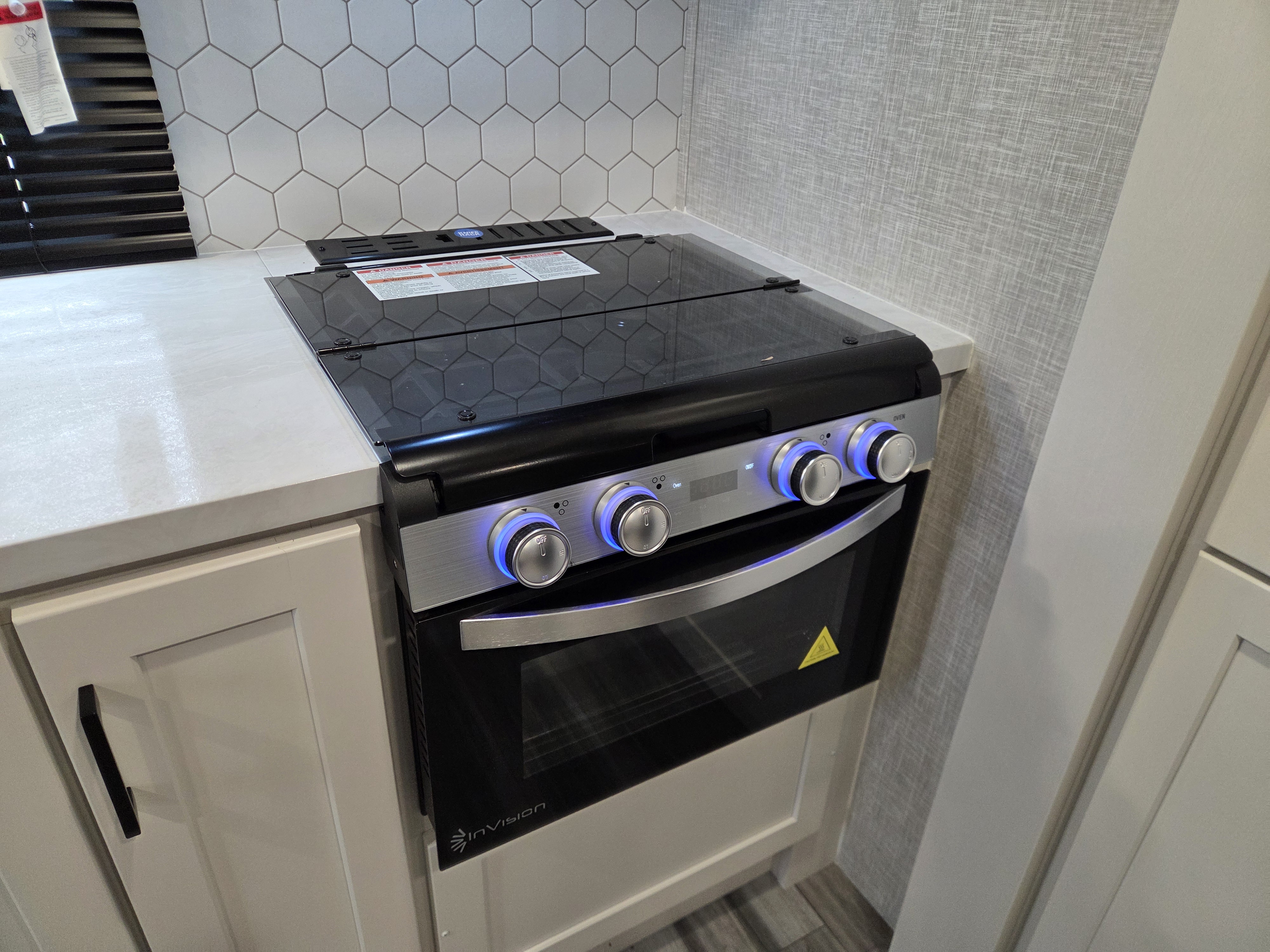 2025 Jayco Jay Feather 23RK, $ 34,749