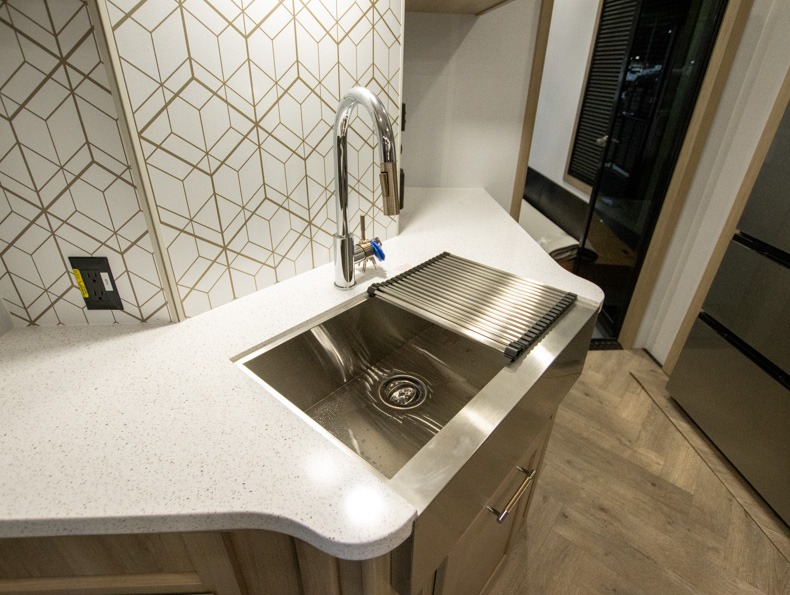 2026 Keystone Raptor 444, $ 144,995