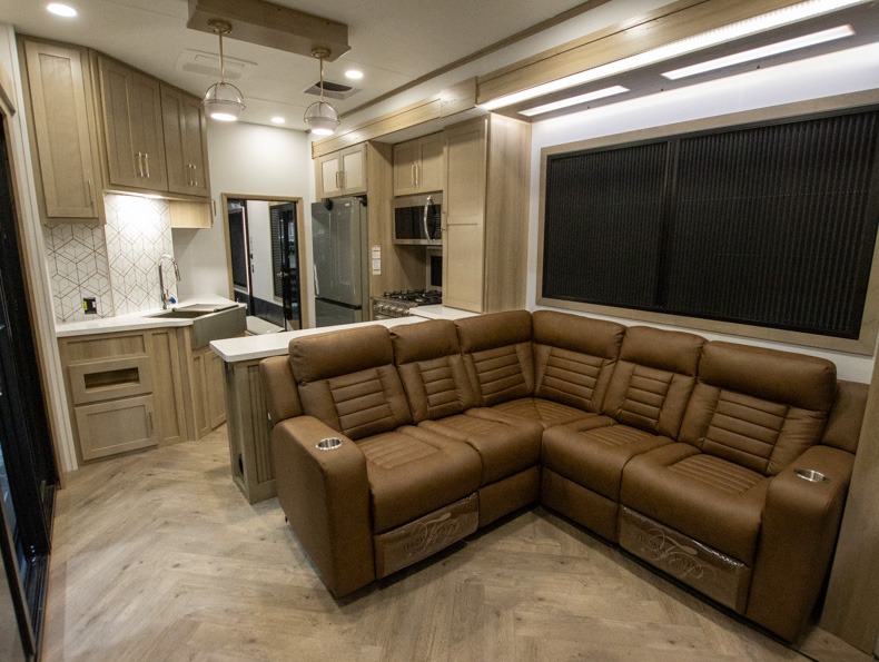 2026 Keystone Raptor 444, $ 144,995