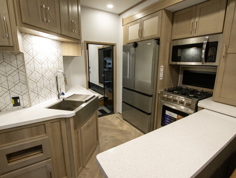 2026 Keystone Raptor 444, $ 144,995