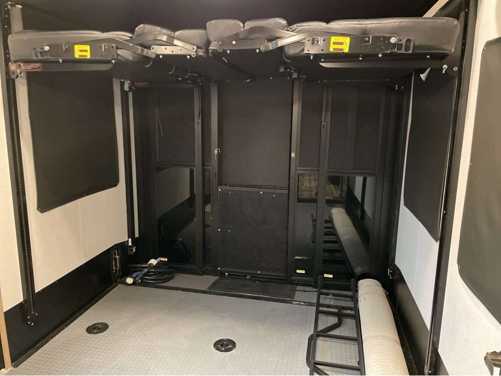 2022 Keystone Raptor 351, $ 78,000
