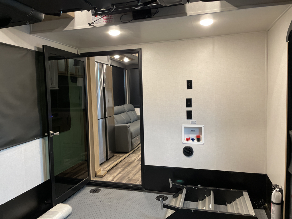2022 Keystone Raptor 351, $ 78,000