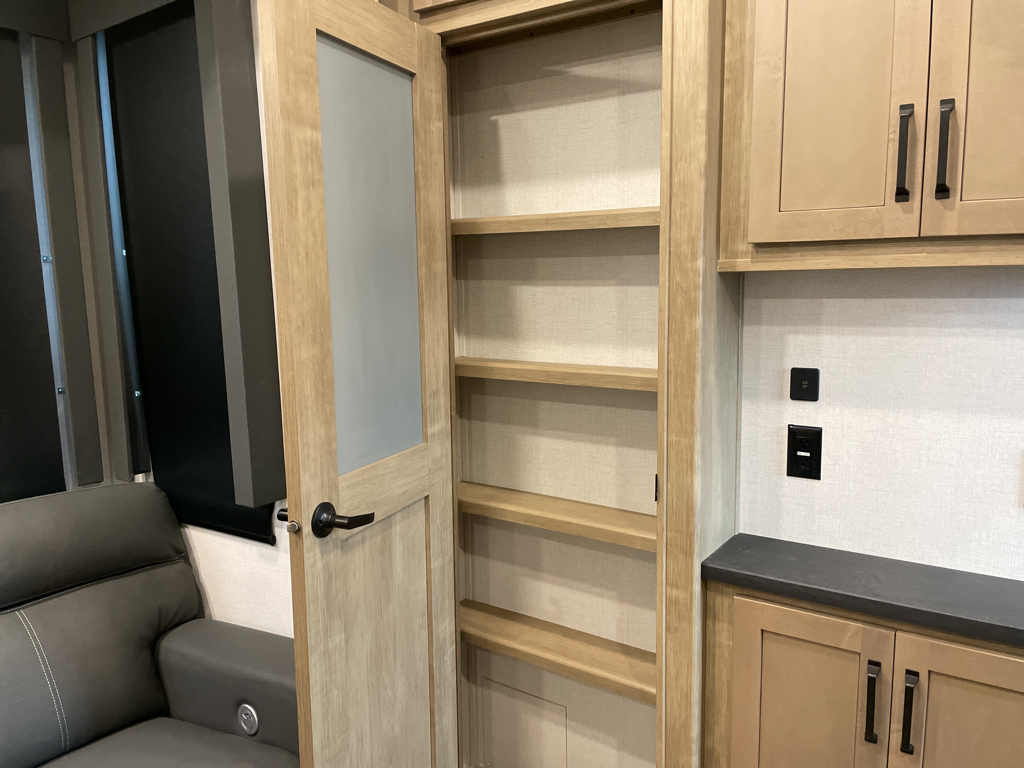 2022 Keystone Raptor 351, $ 78,000