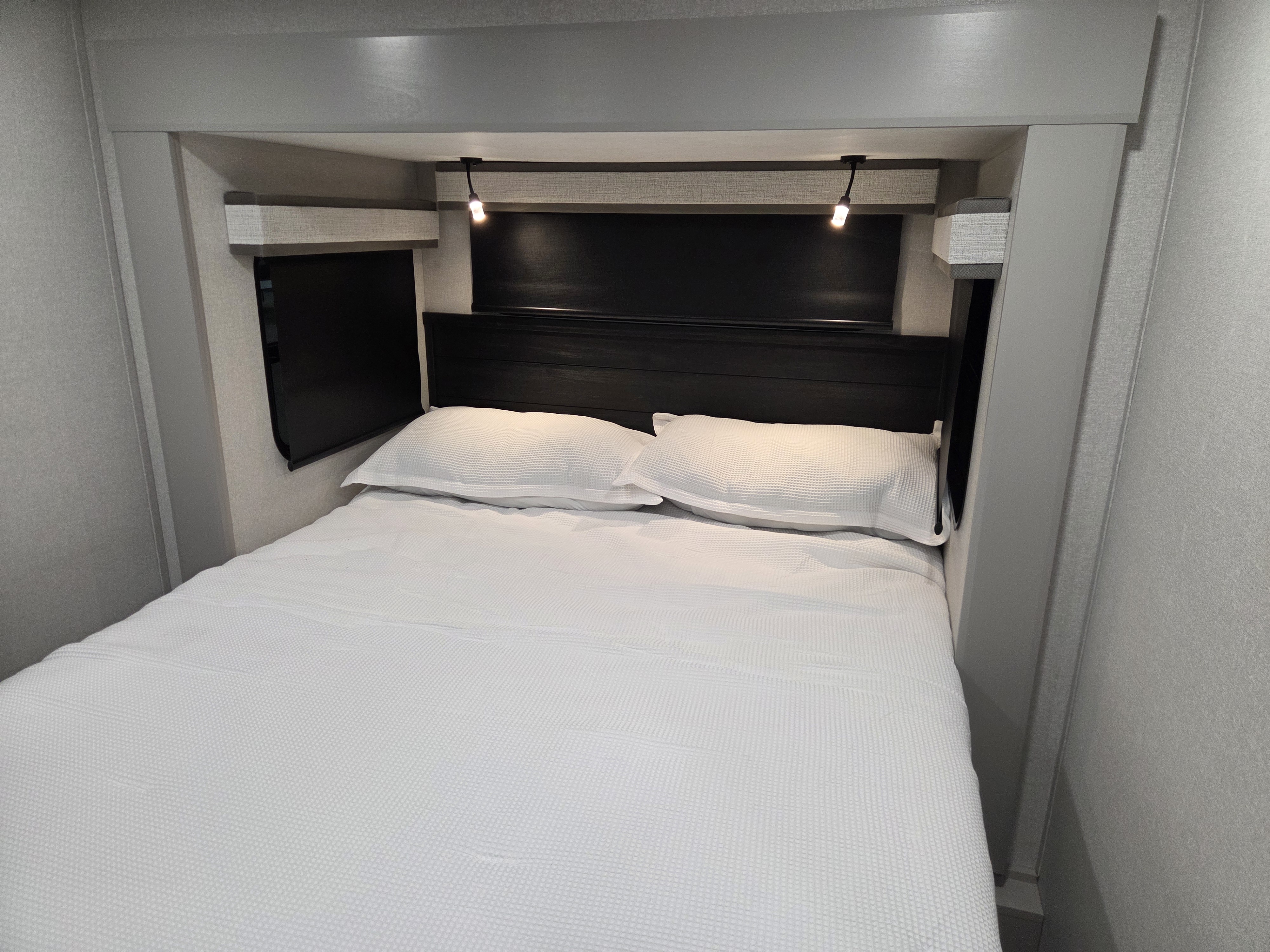 2026 Jayco North Point 395DSDB, $ 124,990