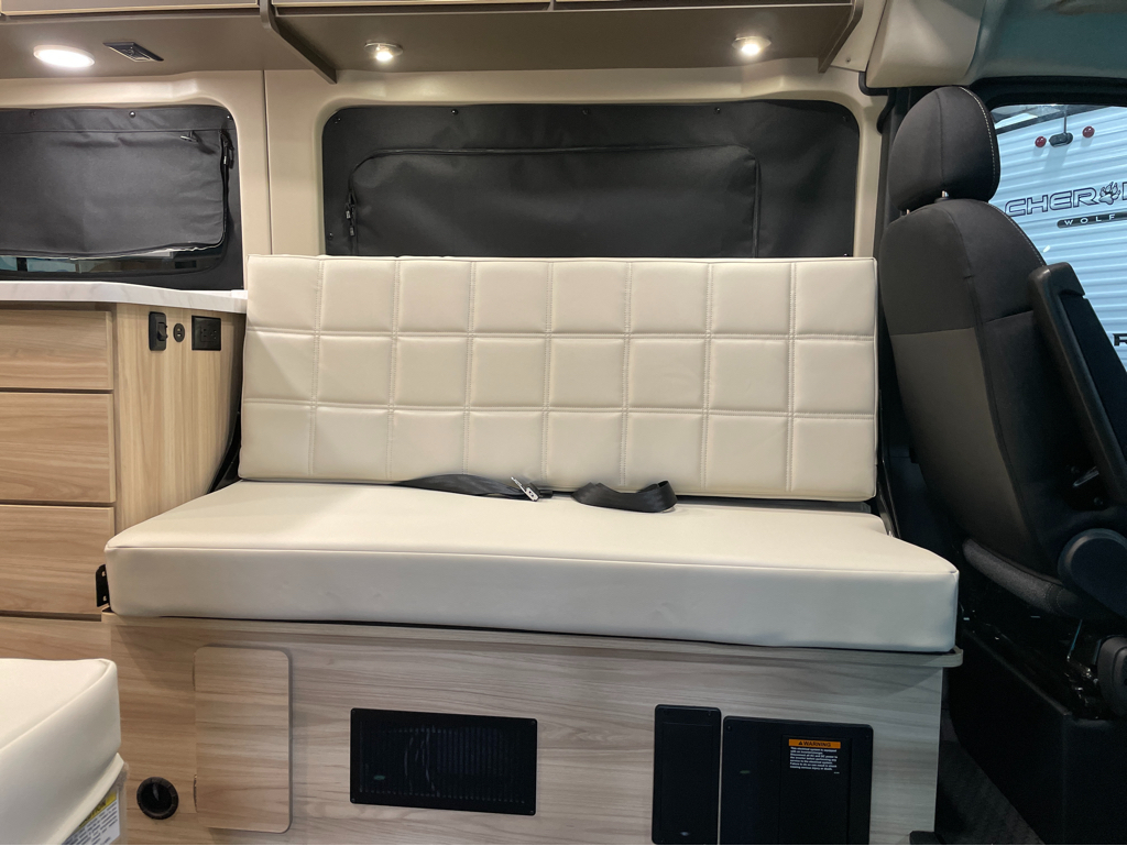 2027 Jayco Comet 18C, $ 94,995