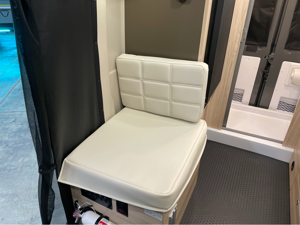 2027 Jayco Comet 18C, $ 94,995