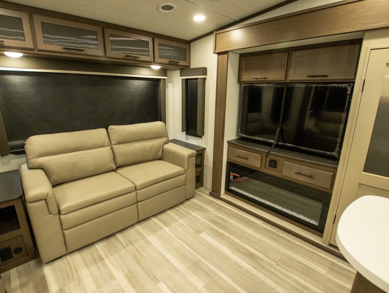 2026 Keystone Cougar Half-Ton (Fifth Wheel) 29RLI, $ 55,990