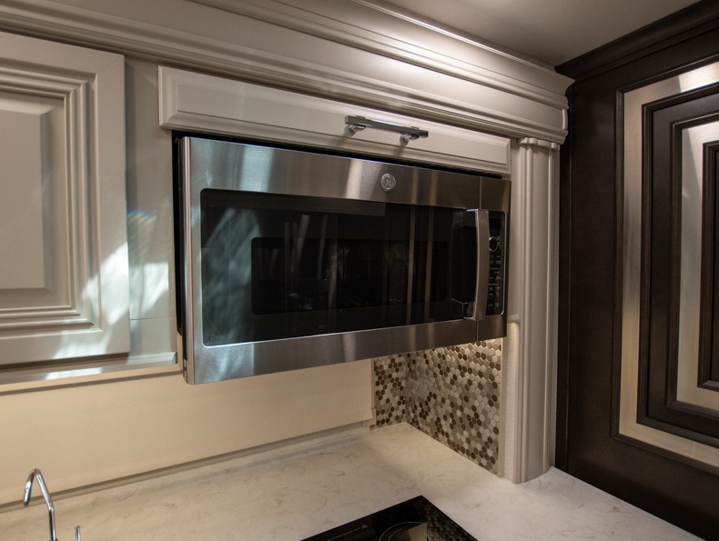 2026 Entegra Coach Anthem 44V, $ 559,997