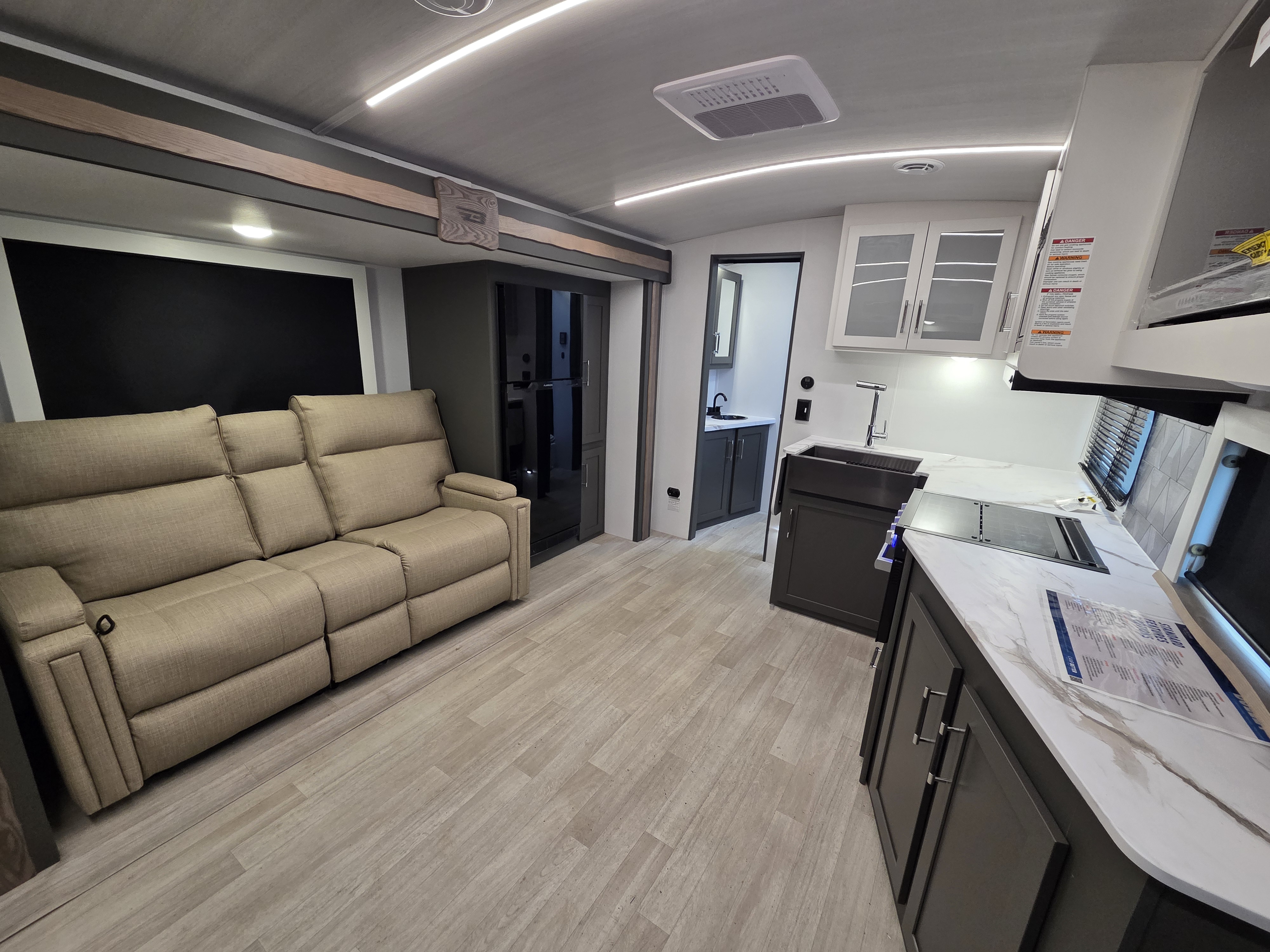 2025 Keystone Bullet Crossfire 2530RD, $ 32,999