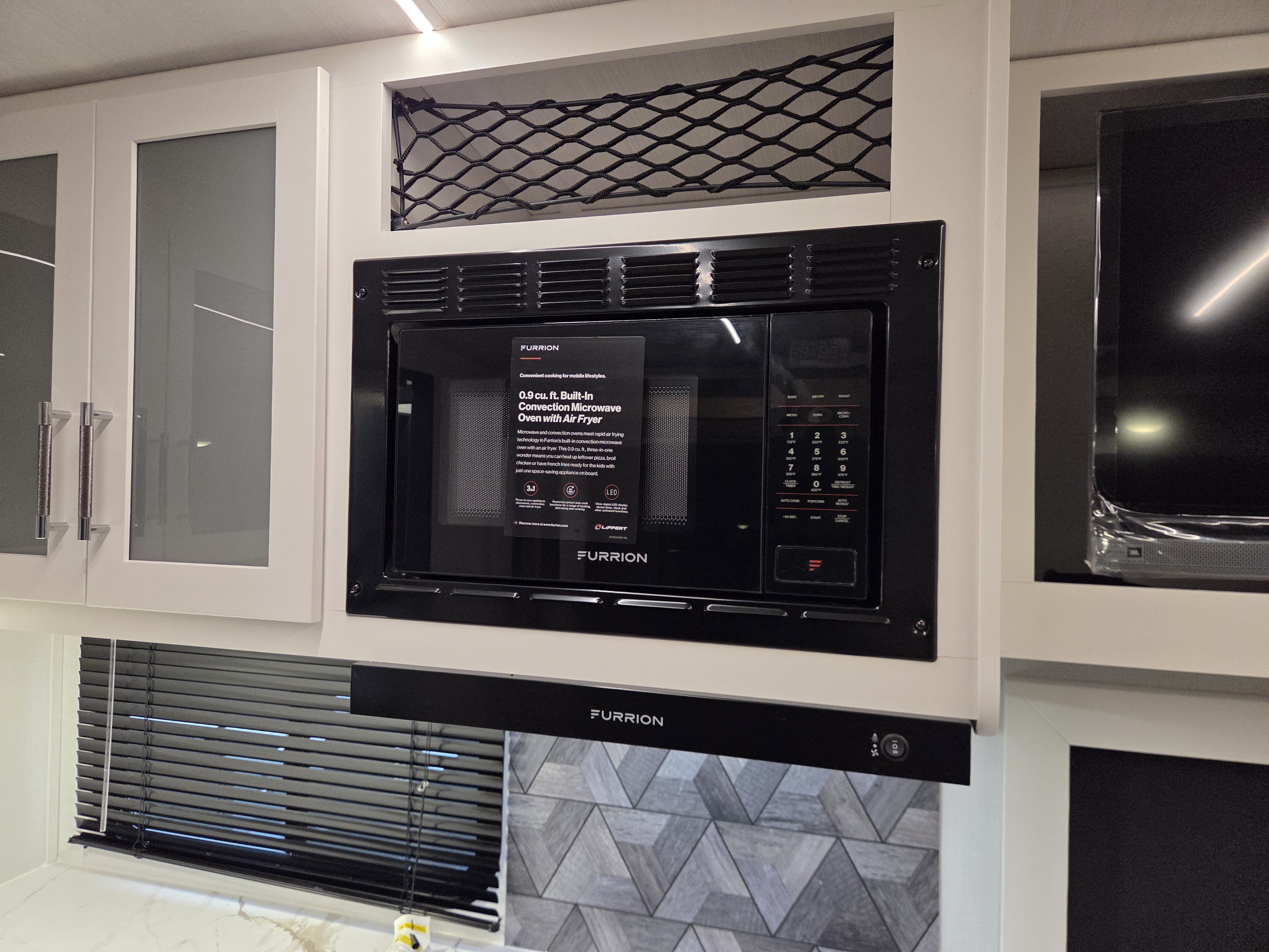 2025 Keystone Bullet Crossfire 2530RD, $ 32,999