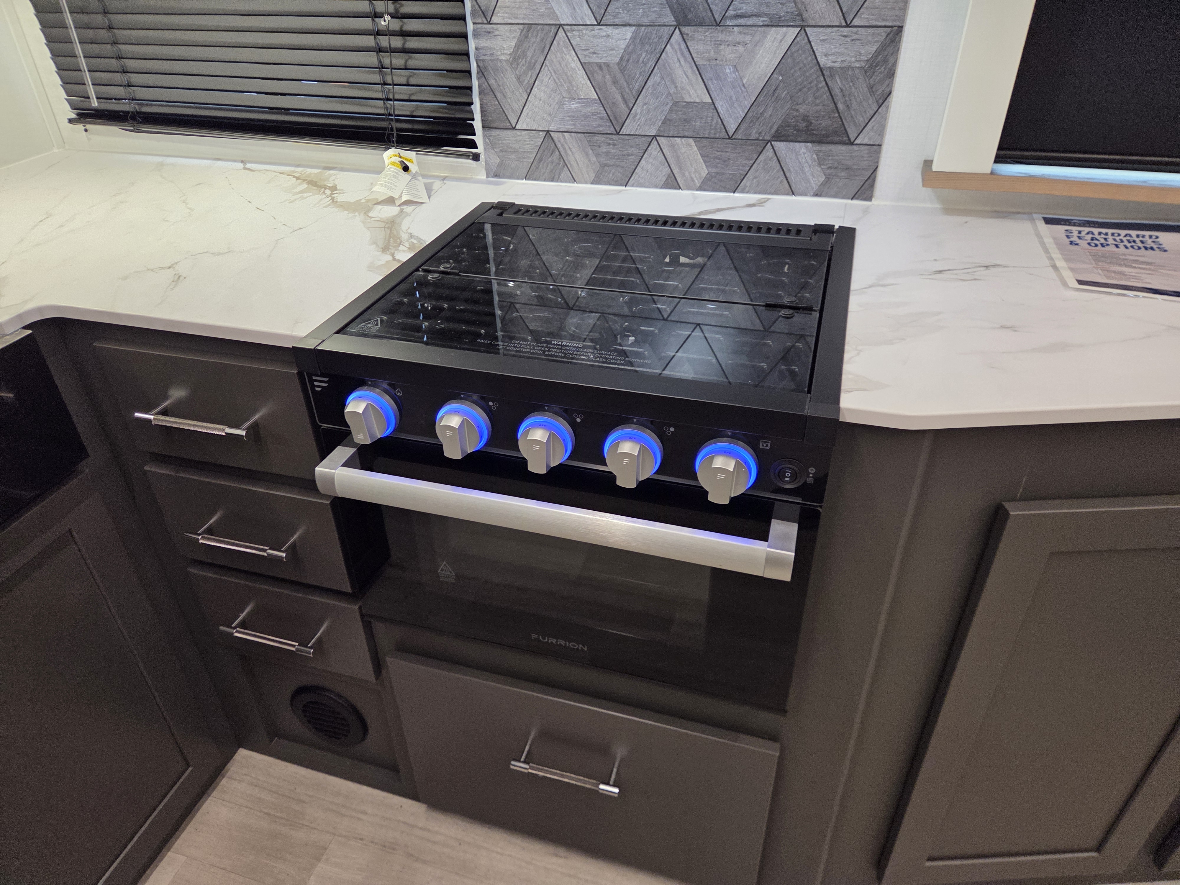 2025 Keystone Bullet Crossfire 2530RD, $ 32,999