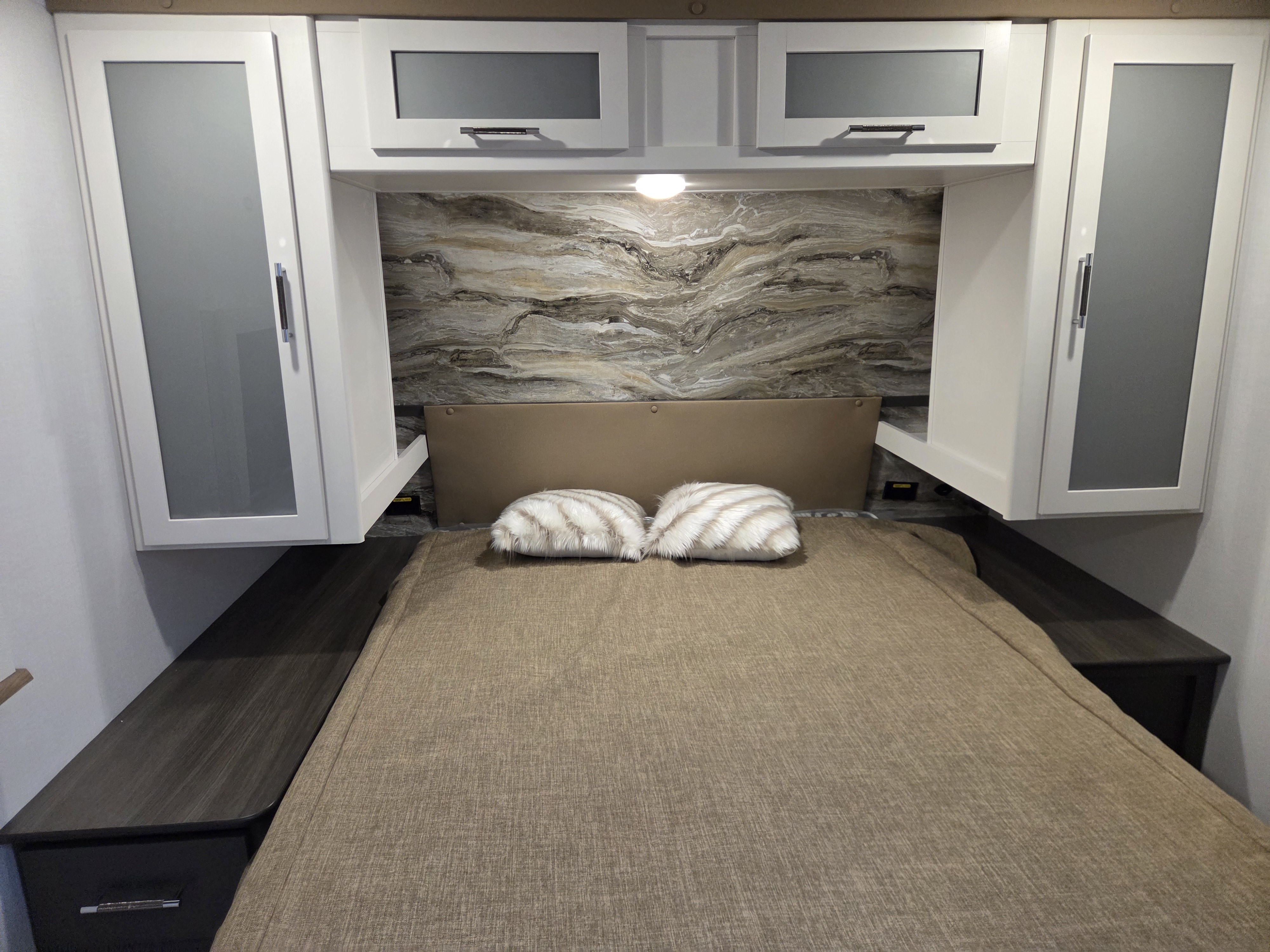 2025 Keystone Bullet Crossfire 2530RD, $ 32,999