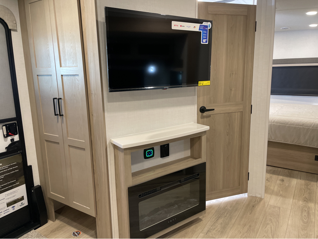 2026 Forest River Rockwood Ultra Lite 2608BS, $ 47,990