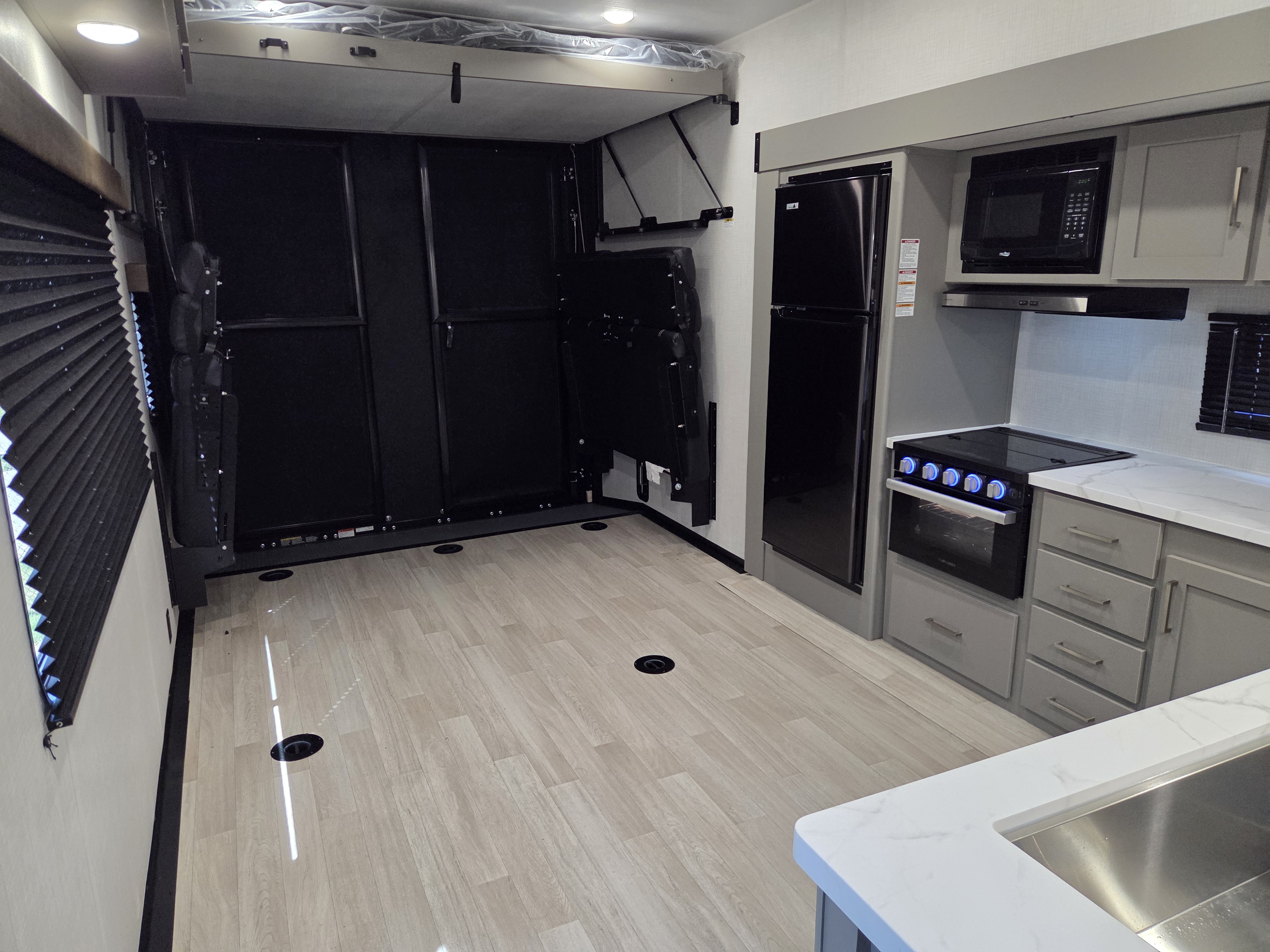 2026 Keystone Raptor Carbon Aluminum 30WFO, $ 37,990
