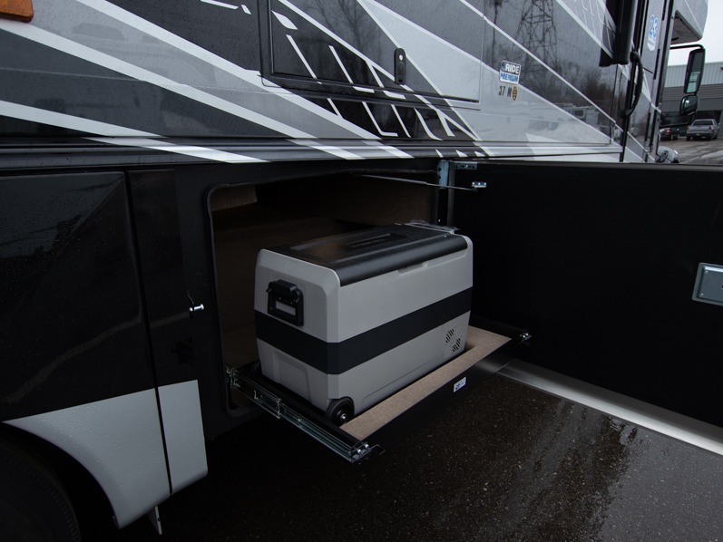 2025 Jayco Seneca 37M, $ 259,997
