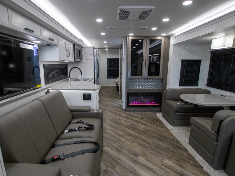 2025 Jayco Seneca 37M, $ 259,997