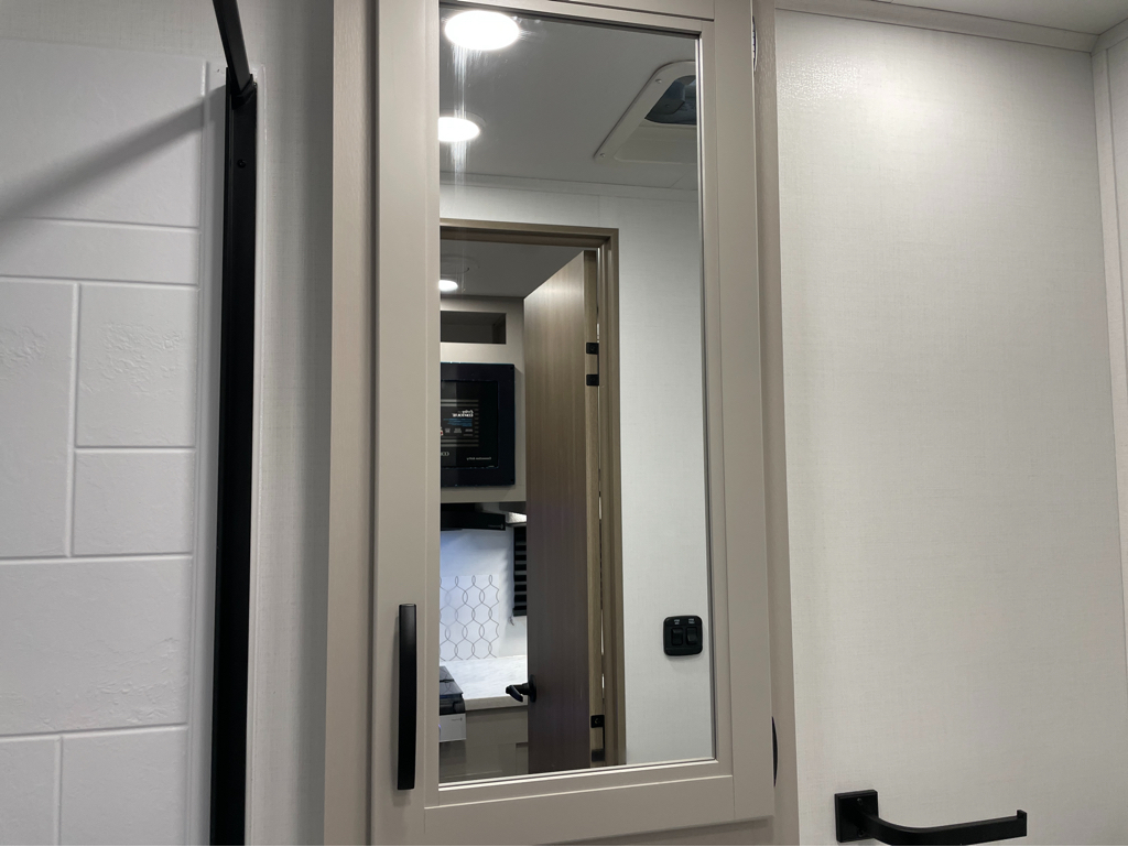 2027 Jayco Redhawk SE 22TF, $ 81,997