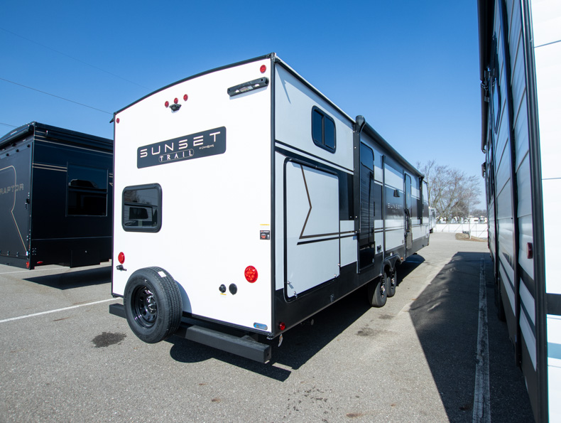 2026 CrossRoads Sunset Trail SS331BH, $ 49,999