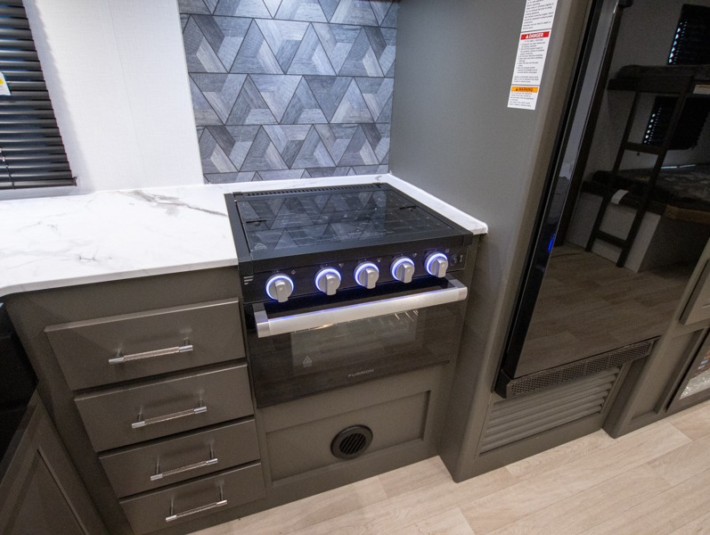 2025 Keystone Bullet Crossfire 290BHS, $ 35,999