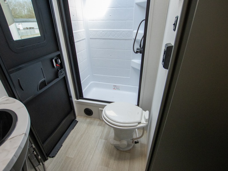 2025 Keystone Bullet Crossfire 290BHS, $ 35,999