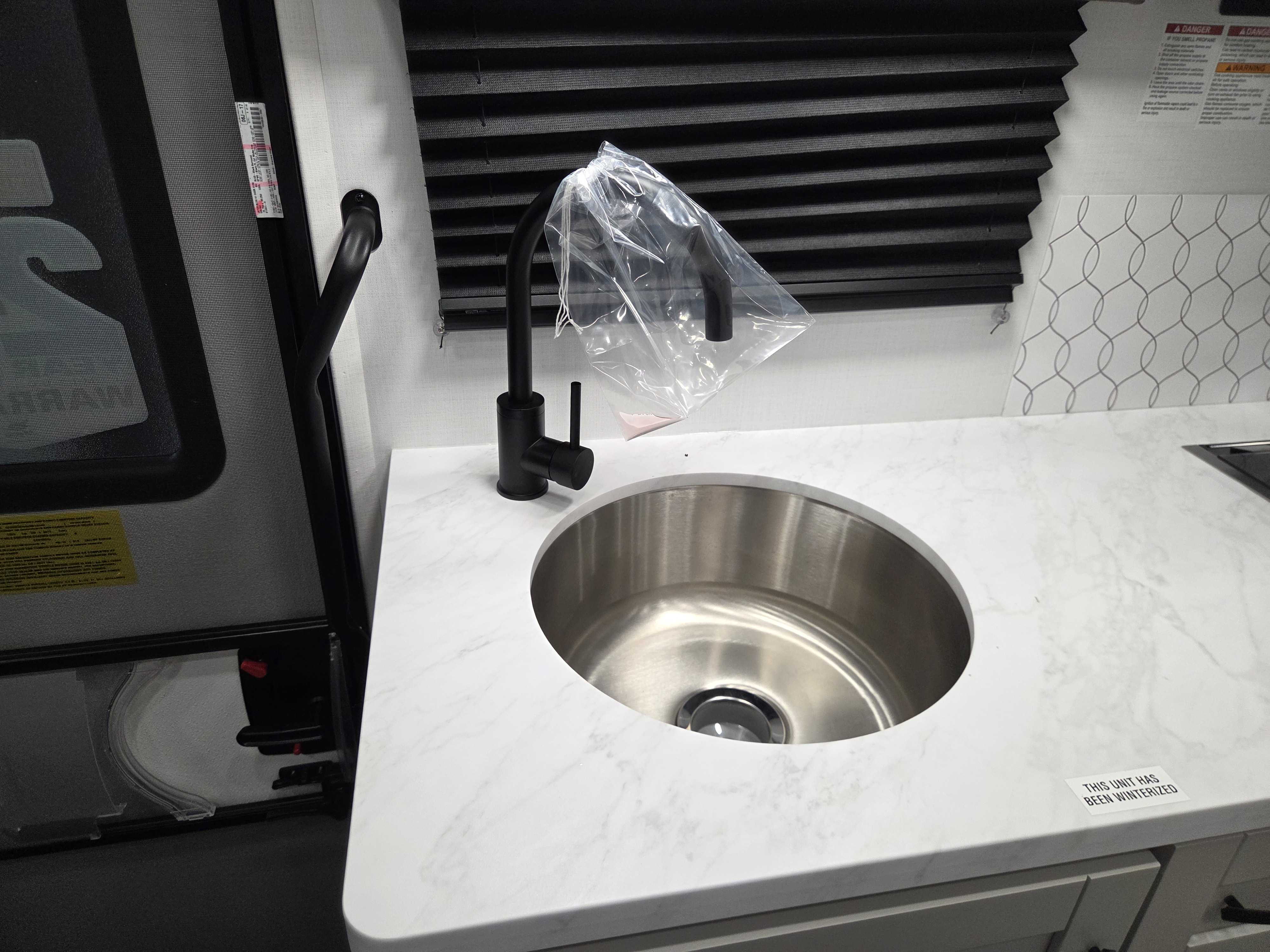 2027 Jayco Redhawk SE 20LF, $ 69,999