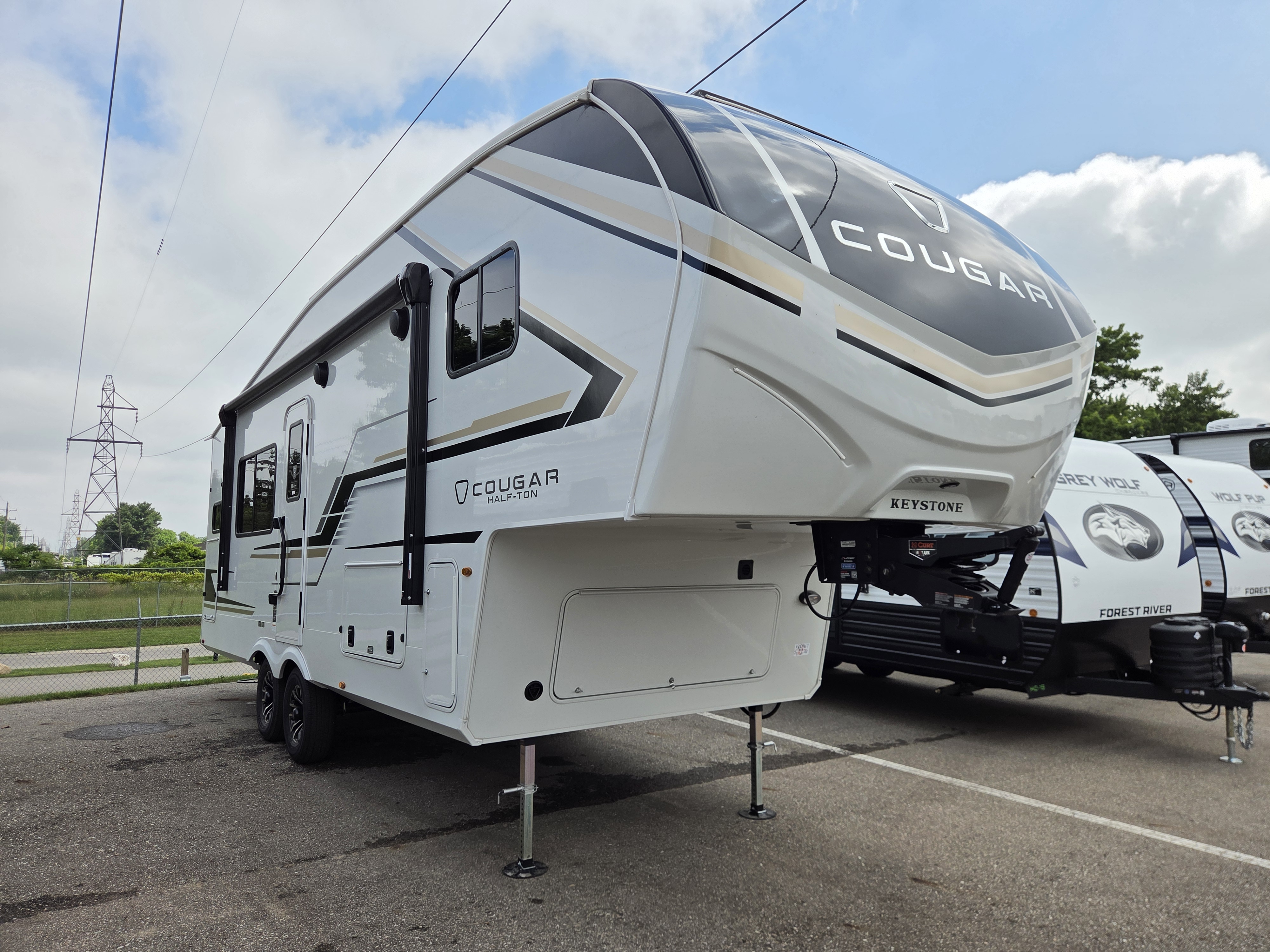 2027 Keystone Cougar Half-Ton (Fifth Wheel) 23MLE, $ 52,999