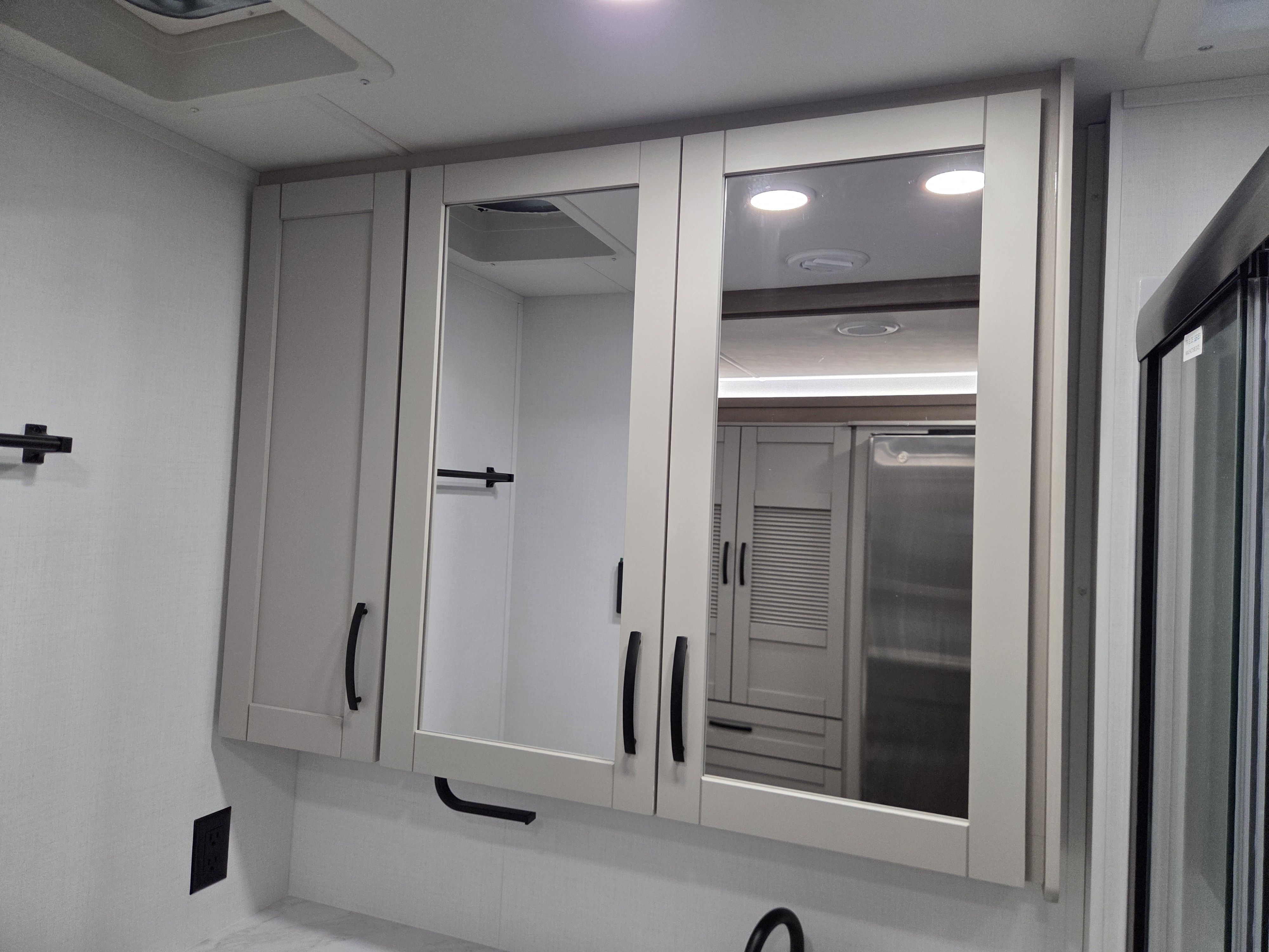 2027 Jayco Precept 34G, $ 179,995