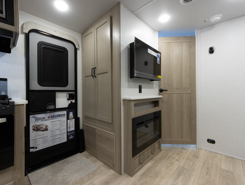2025 Forest River Rockwood Mini Lite 2516S, $ 35,999