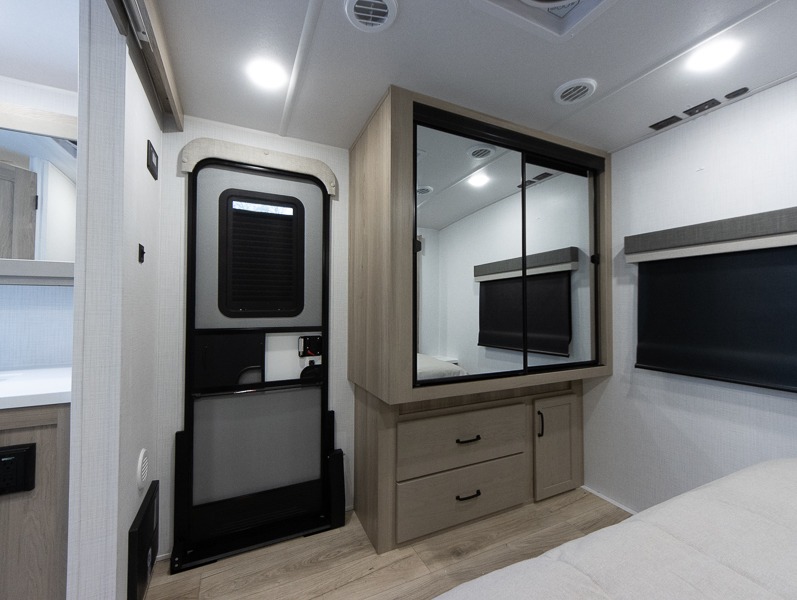 2025 Forest River Rockwood Mini Lite 2516S, $ 35,999