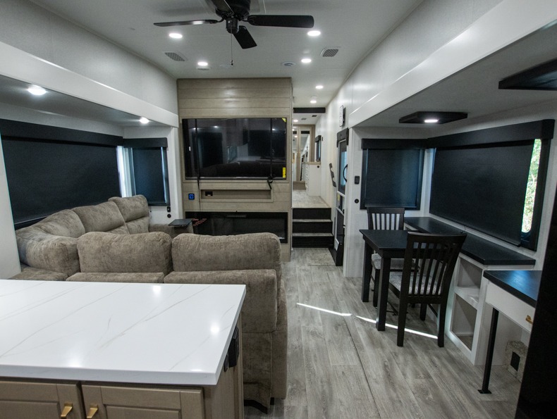 2026 Jayco Eagle 365UKTS, $ 67,995