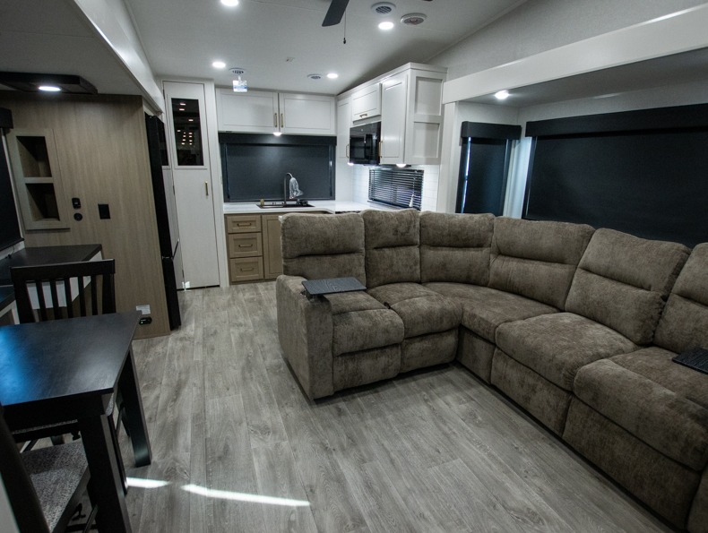 2026 Jayco Eagle 365UKTS, $ 67,995