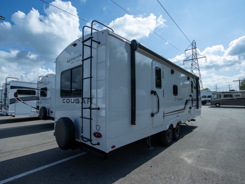 2026 Keystone Cougar Half-Ton (Travel Trailer) 25F, $ 44,990