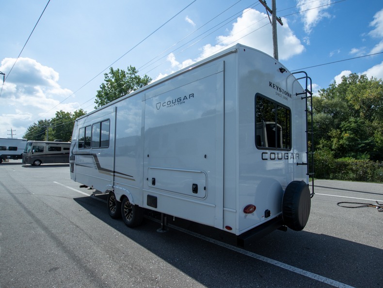 2026 Keystone Cougar Half-Ton (Travel Trailer) 25F, $ 44,990