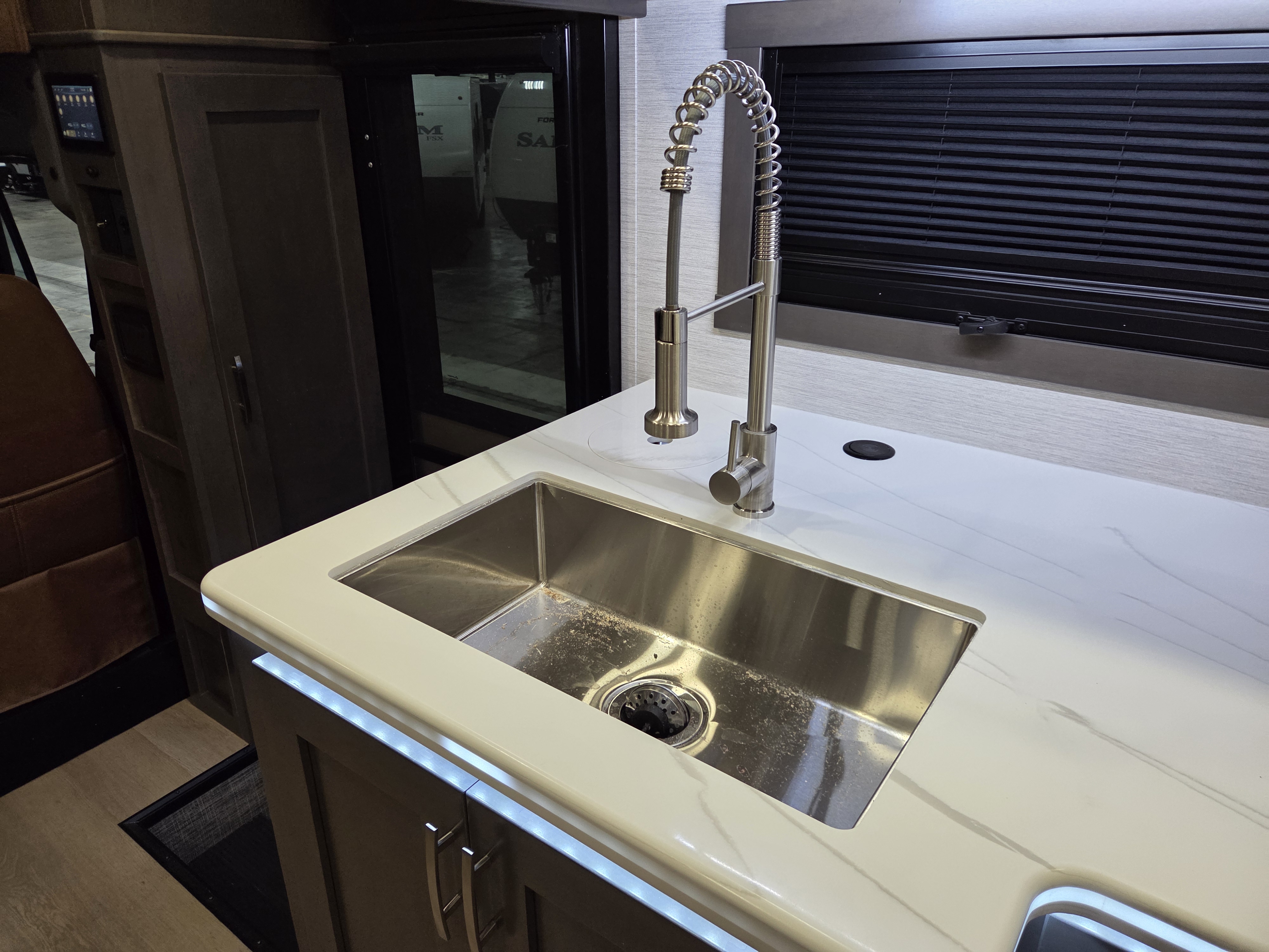 2026 Dynamax Europa 34SS, $ 289,997