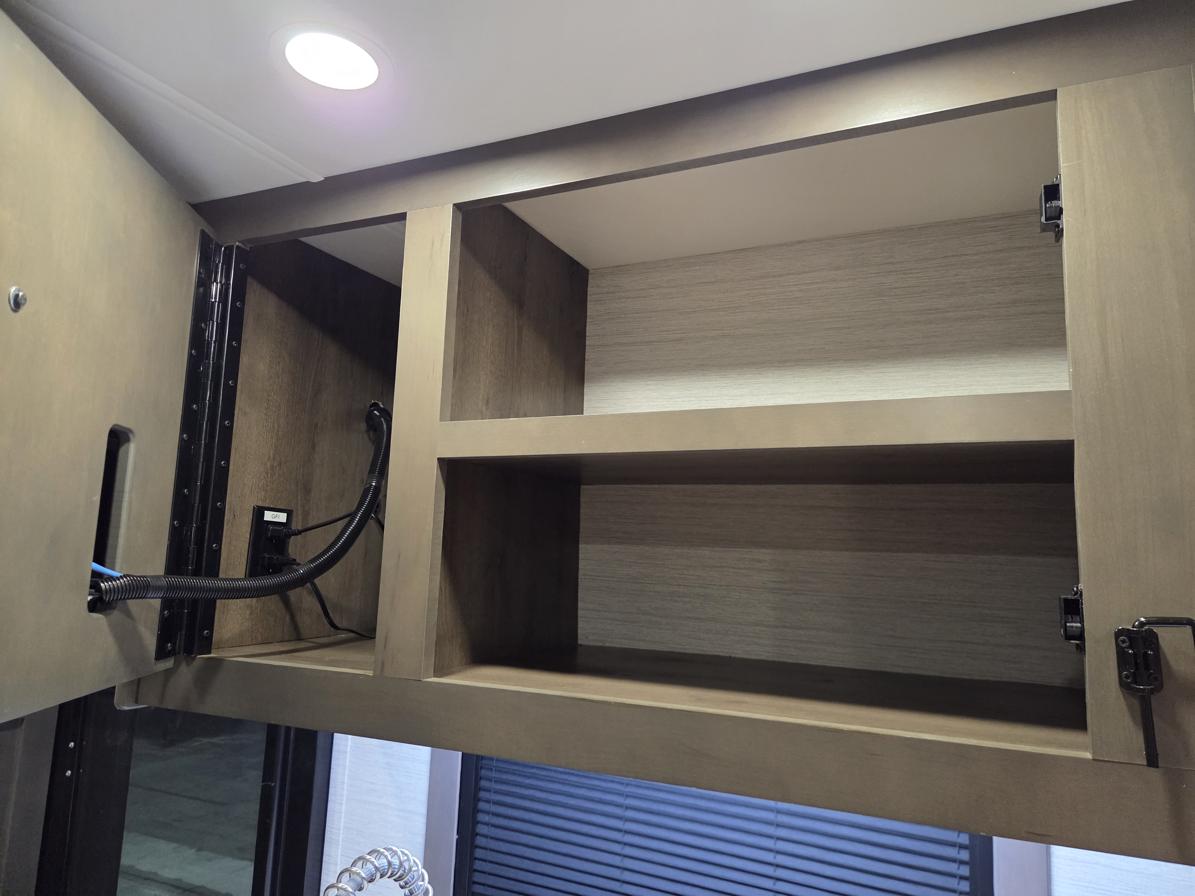 2026 Dynamax Europa 34SS, $ 289,997