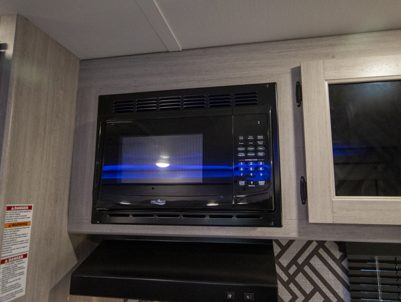 2023 CrossRoads Zinger ZR298FB, $ 25,999