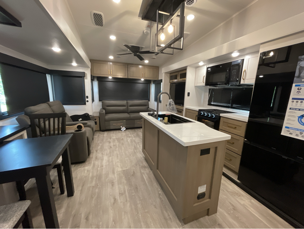 2026 Jayco Eagle 355MBQS, $ 64,999