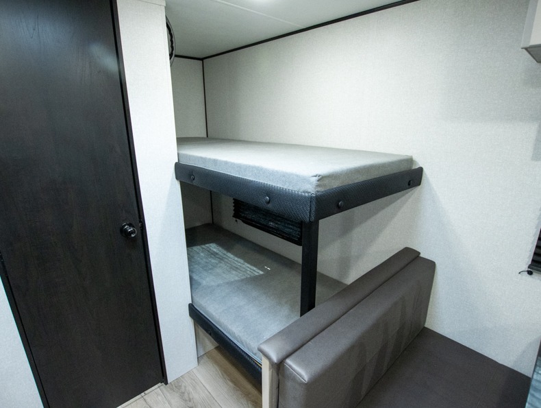 2026 Jayco Jay Feather Air SL 17BHSL, $ 14,999