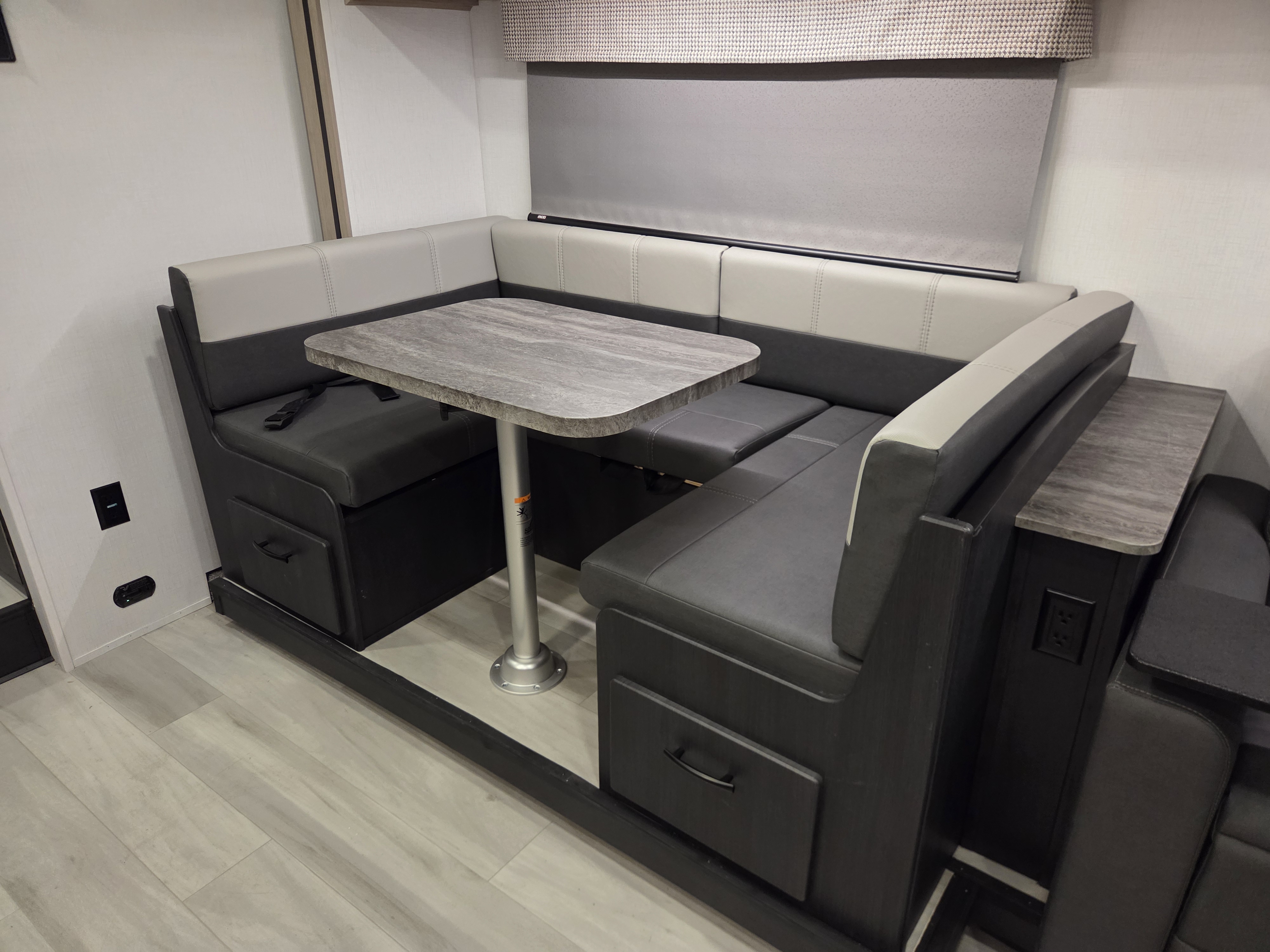 2024 Forest River Sunseeker 3010DS, $ 95,997
