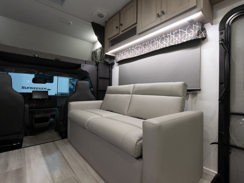 2025 Forest River Sunseeker Classic 3050S, $ 112,997